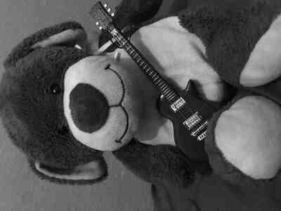 Pachi con guitarra